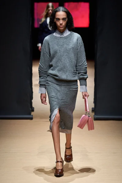 Look 9